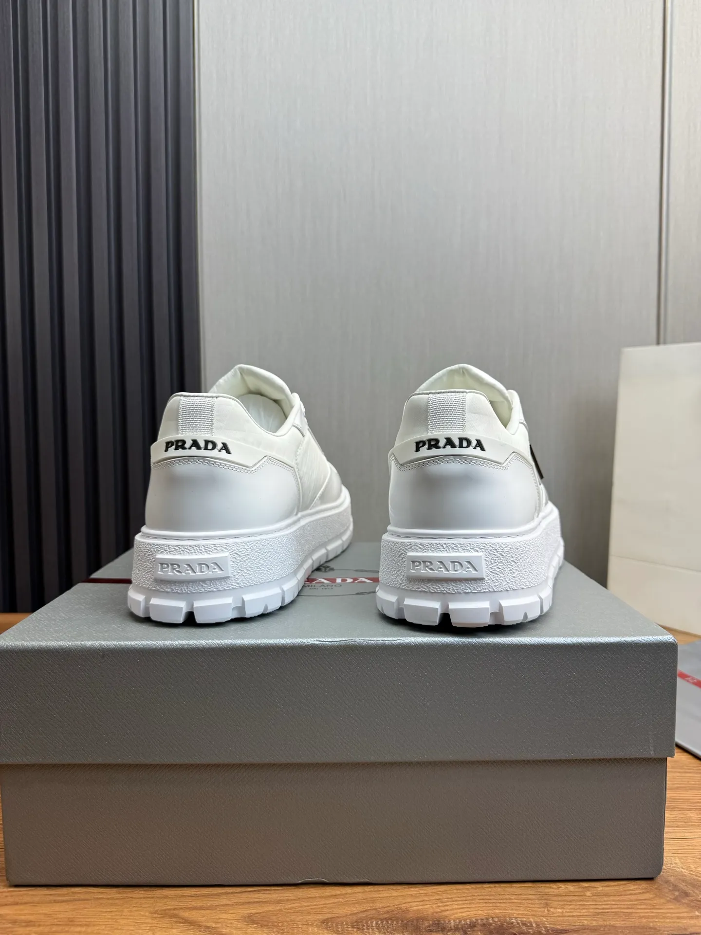 Men's shoes 💰580💰 [PRADA] Autumn and winter hot men's shoes shipped 👏Official website synchronized ⬆️Original fly-woven cowhide fabric + cowhide lining, 1⃣️:1⃣️reproduction, original sole, 38-45 (45. Customized, non-refundable)